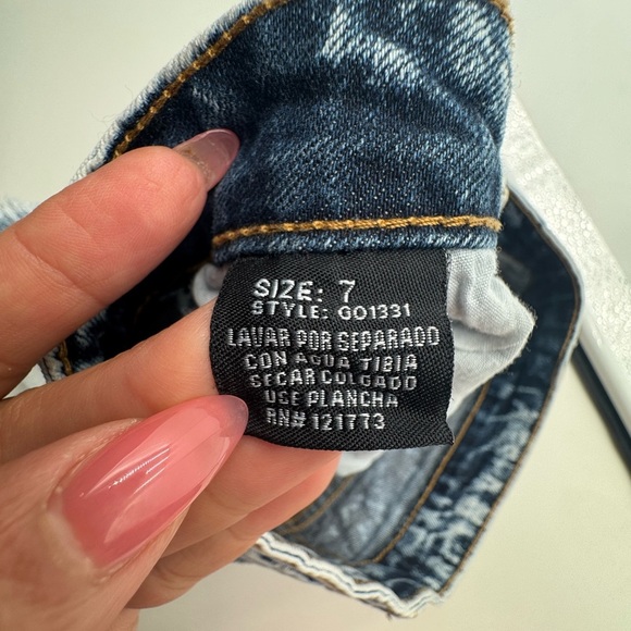 GOGO Acid Jean Shorts Size 7 Junior. Distressed Blue Freyed hem line - Picture 5 of 8